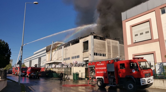 Kocaeli’de  bir fabrikada  yangın