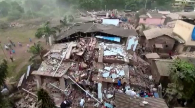 Hindistan’da bina çöktü En az 90 kişi mahsur kaldı