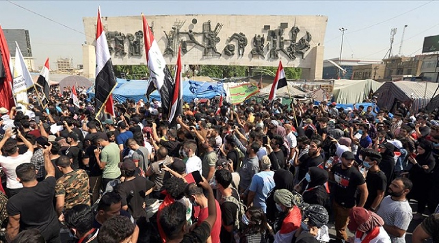 Irak’ta maaş alamayan memurlar greve gitti