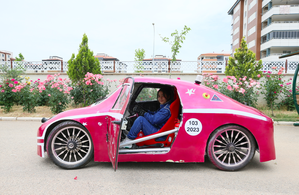 Elektrikli araç üreten Gaziantep BİLSEM öğrencileri TEKNOFEST’te derece hedefliyor
