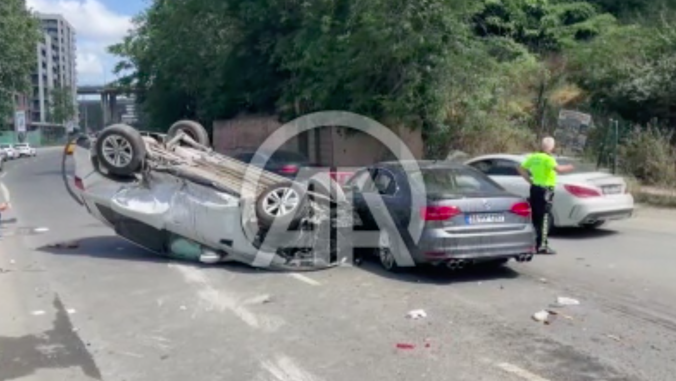 Kağıthane’de meydana gelen trafik kazasında 5 kişi yaralandı