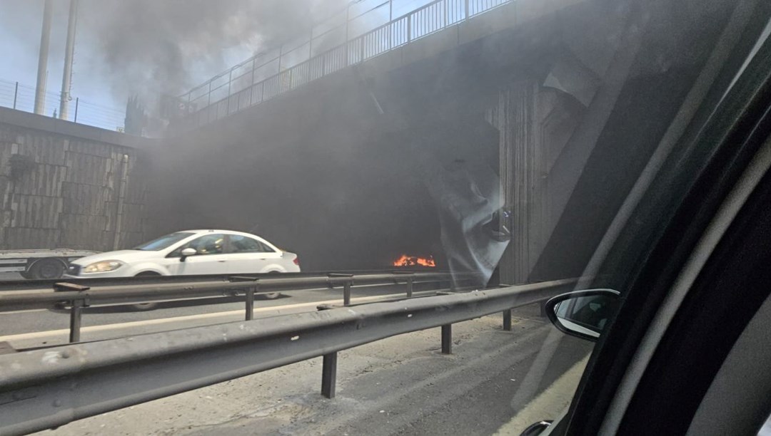 İstanbul’da TEM otoyolunda araç yangını