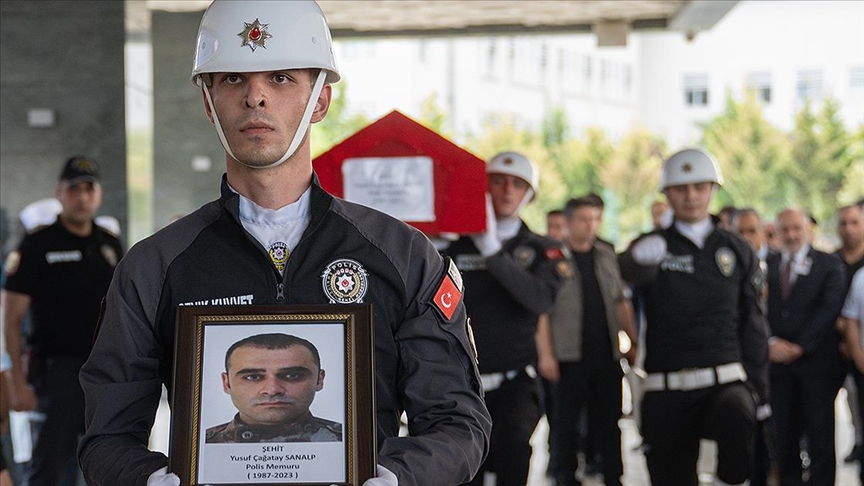 Şehit polis memuru Yusuf Çağatay Sanalp son yolculuğuna uğurlandı
