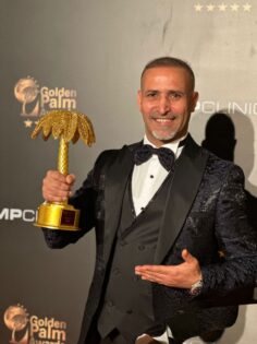 “Yılın En İyi Posta Magazin Ödülü Yönetmeni Murat Uygur’un! 