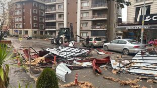 Zonguldak’ta fırtına yeniden etkisini gösterdi